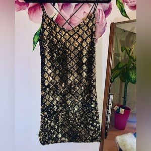 AMERICAN APPAREL ☀️NWOT .Beautiful Black&Gold Sequin Dress.